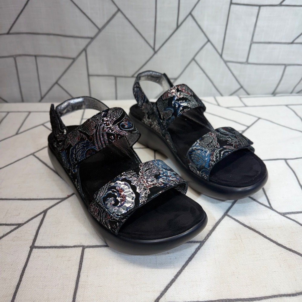 Alegria Platform Sandals Size 38 Black Metallic Paisley Brocade Leather BAI-611